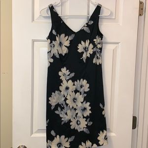 Ann Taylor LOFT- Navy floral dress- Size 00P